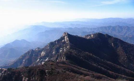 响水湖,连云岭长城,二日游     云蒙山又名琵琶山,位于肥城市孙伯镇